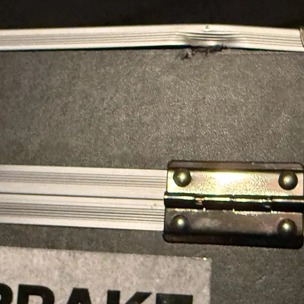 Elvira Black Makeup Case - Picture 8 of 8